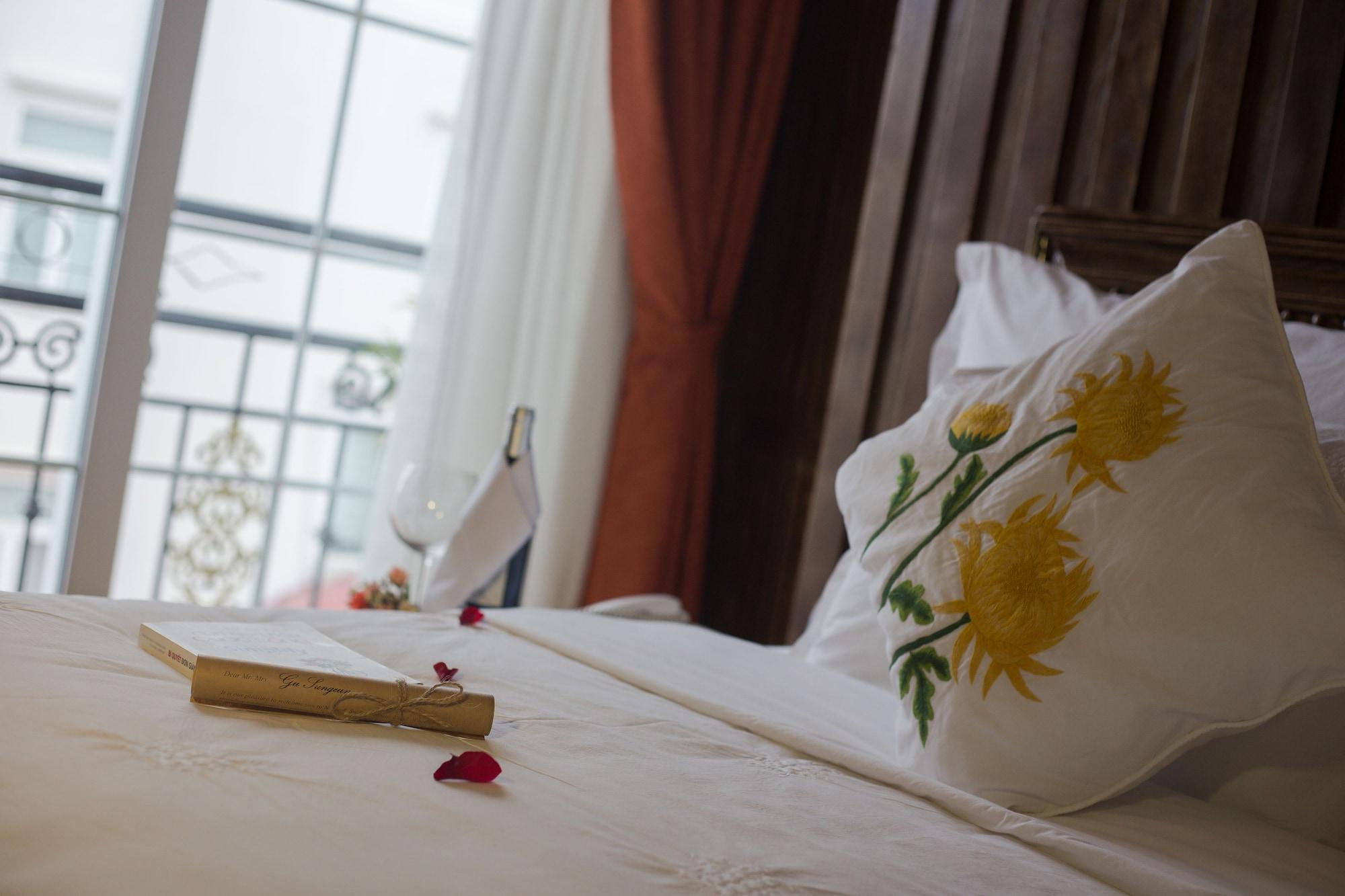 Noble & Swan Boutique Hotel Hanoi Exterior foto
